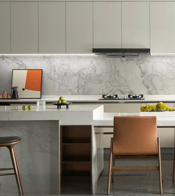 Customized Size White High Gloss Kitchen Cabinet Modern Style Kitchen Cabinet Exquisite
